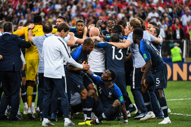 更在政治 更在政治