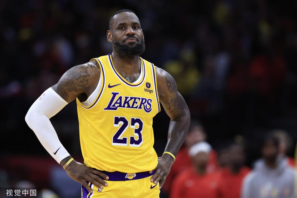 他的表现不 他的表现不